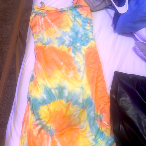 this a beautiful maxi dress with a thin feel great for summer. - Picture 1 of 2